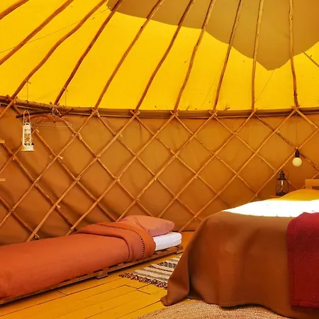 Yurt - Lugar Varzeas *